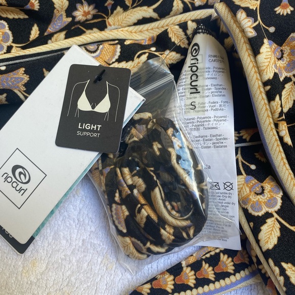 Rip Curl bikini set summer Looks Good on You 🌞👒 - Picture 3 of 12